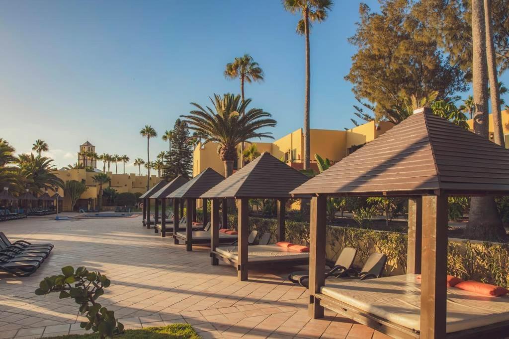 Atlantic Garden Andrew Apartments Pool Air Conditioning كوراليهو المظهر الخارجي الصورة