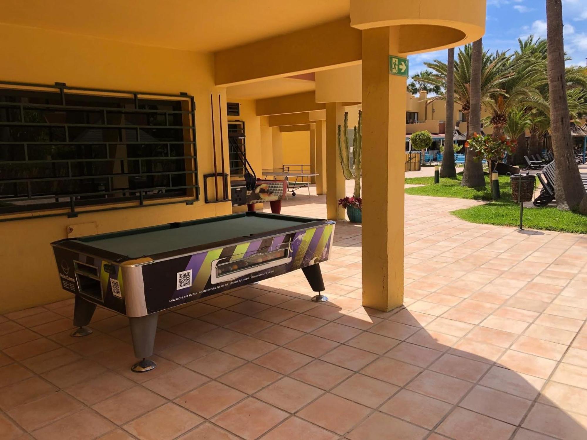 Atlantic Garden Andrew Apartments Pool Air Conditioning كوراليهو المظهر الخارجي الصورة