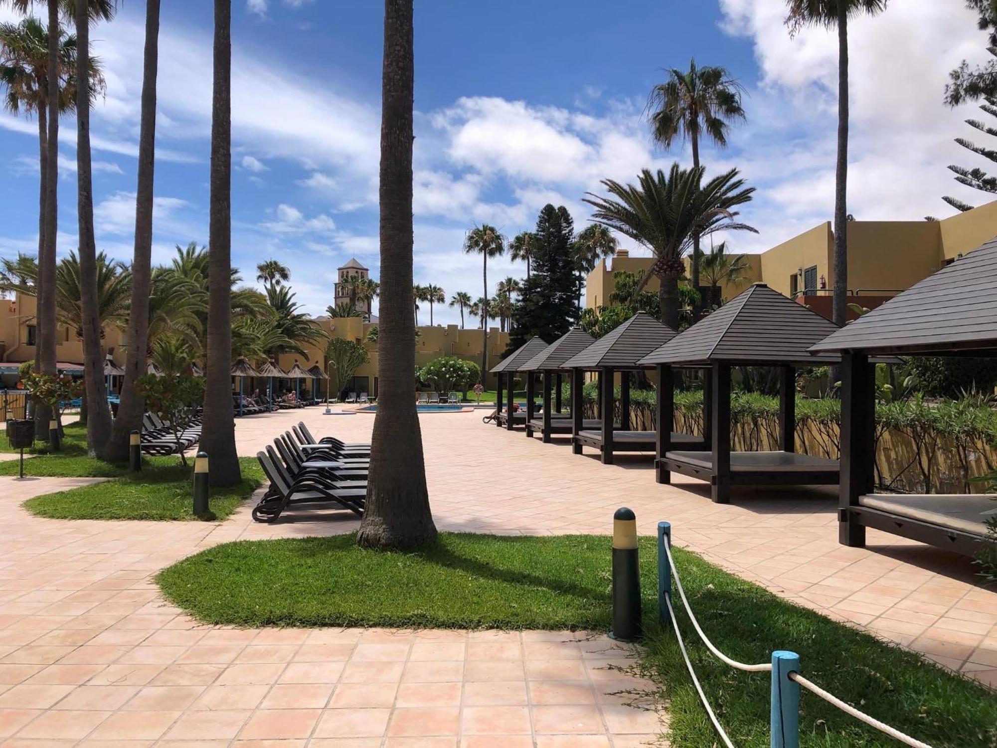 Atlantic Garden Andrew Apartments Pool Air Conditioning كوراليهو المظهر الخارجي الصورة